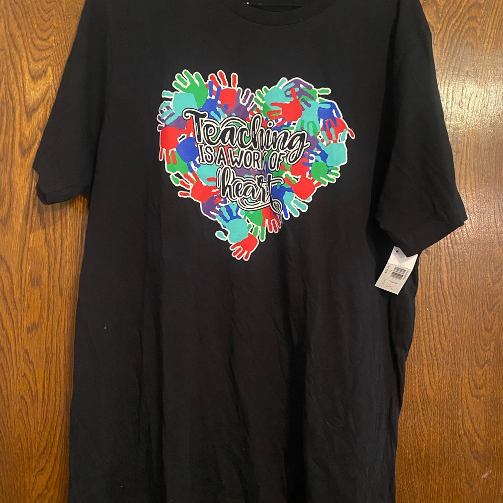 Red and Black Short Sleeve Tee with Vibrant‎ Heart Design